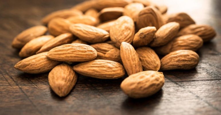 Consumo di mandorle abbassa i livelli di lipidi nel sangue