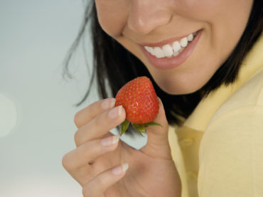 Strawberry and cranberry polyphenols improve insulin sensitivity
